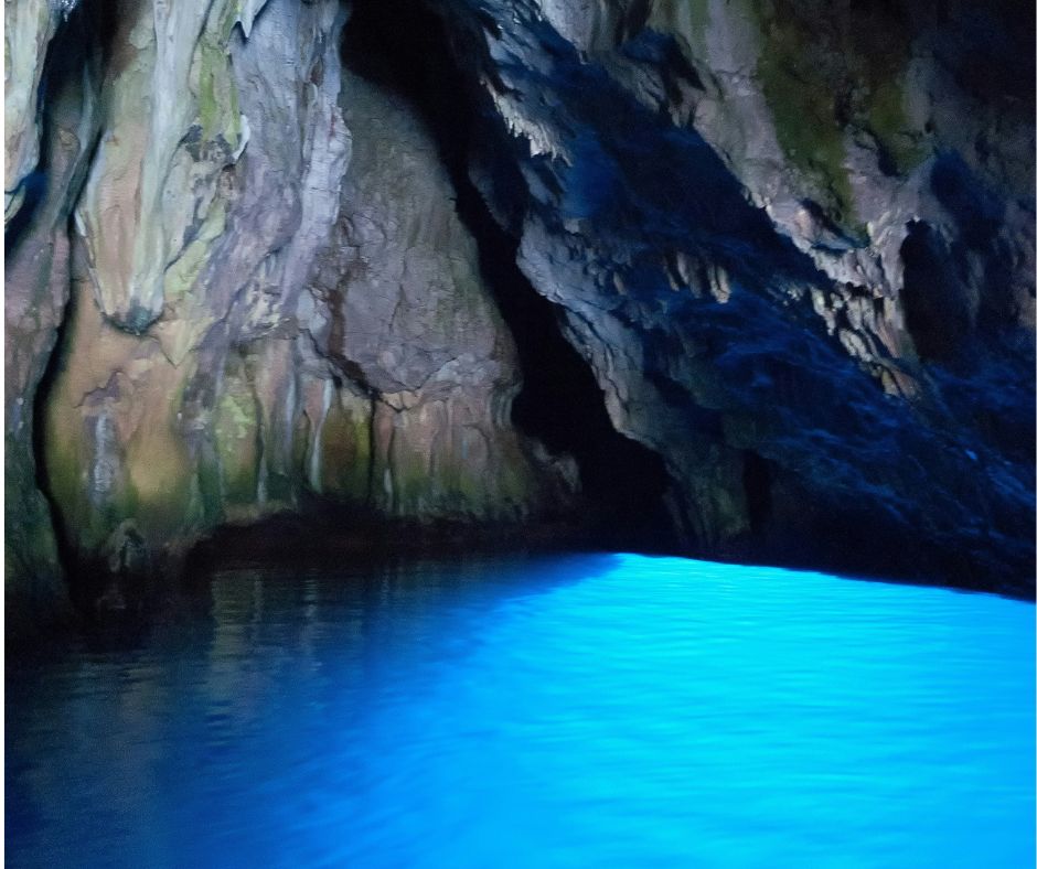 plus-belles-grottes-europe-Grotta-Azzurra